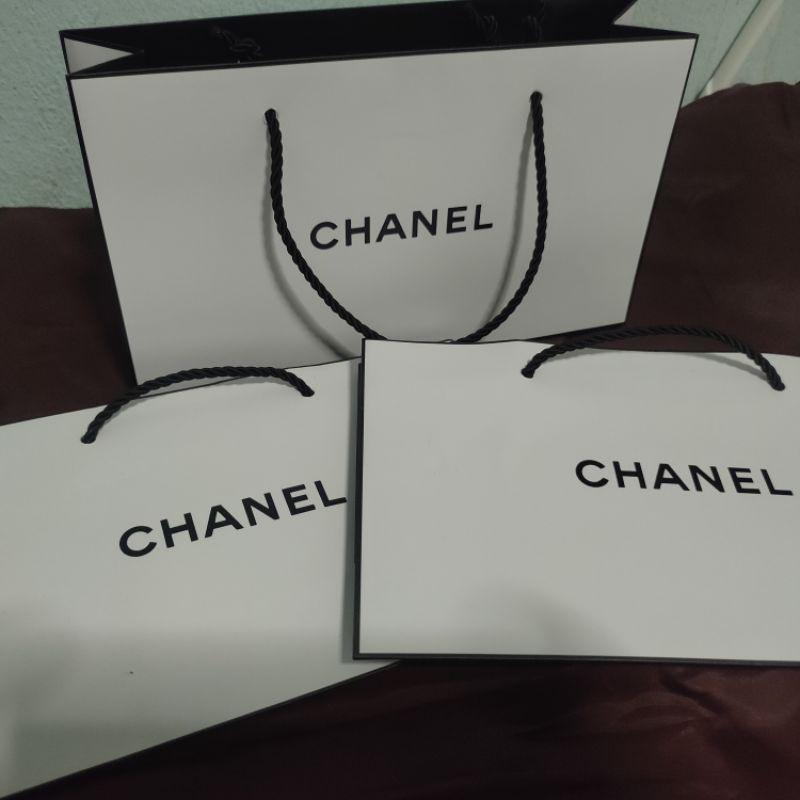 ถุงกระดาษแบรนด์เนม Chanel (size: s) ของแท้