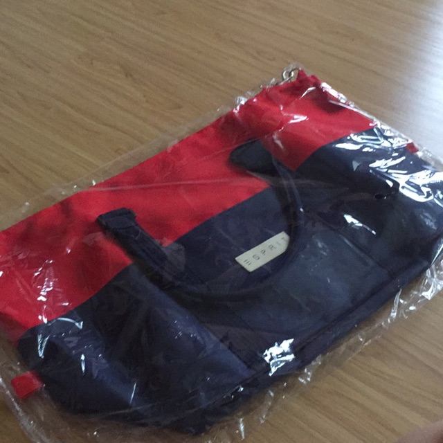กระเป๋าถือ Esprit ของใหม่