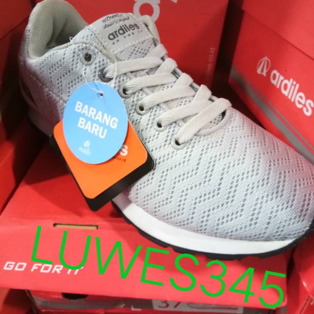 รองเท้า ARDILES.WILMA สีเทา. 34-40