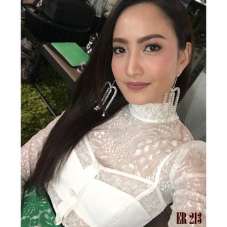 ต่างหูเพชขนาดใหญ่อลังการ