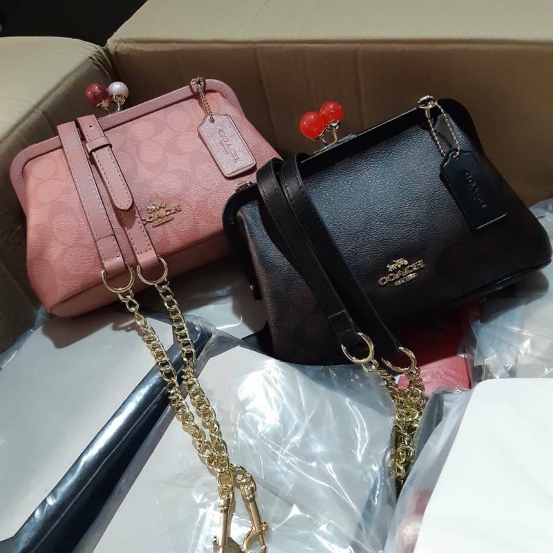 COACH C1452 NORA KISSLOCK CROSSBODY IN SIGNATURE CANVAS nongbhum