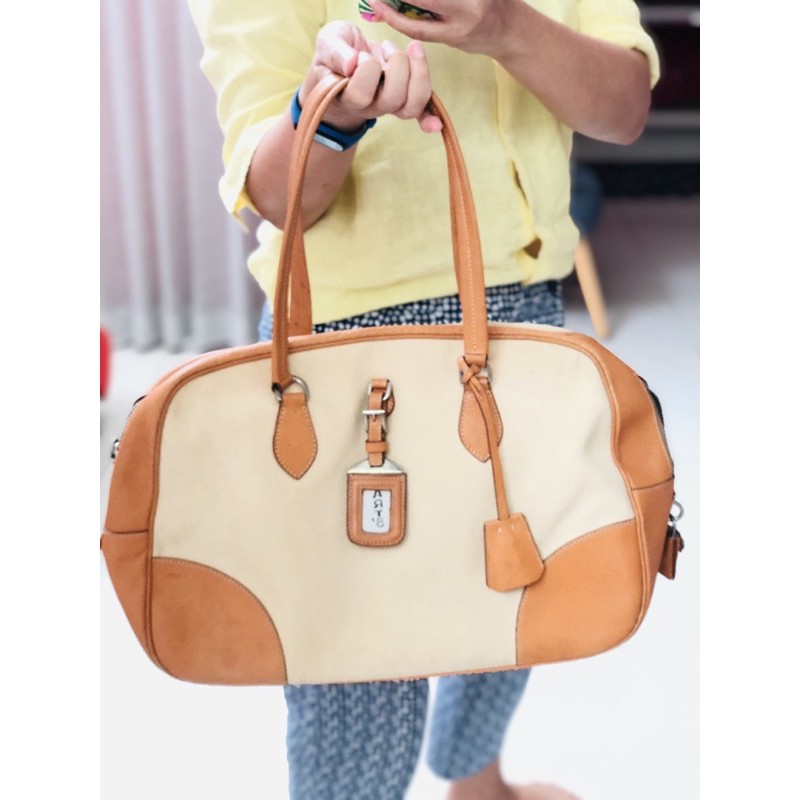 Prada Vintage Bowler Bag แคนวาสผสมหนัง มาพร้อมกุญแจและป้ายTag ของแท้ เจ้าของขายเอง มือสอง Remodel มา