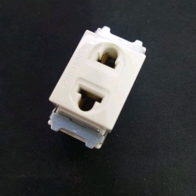 เต้ารับ 2 ขา ยี่ห้อ PANASONIC รุ่น WNG 1091-7