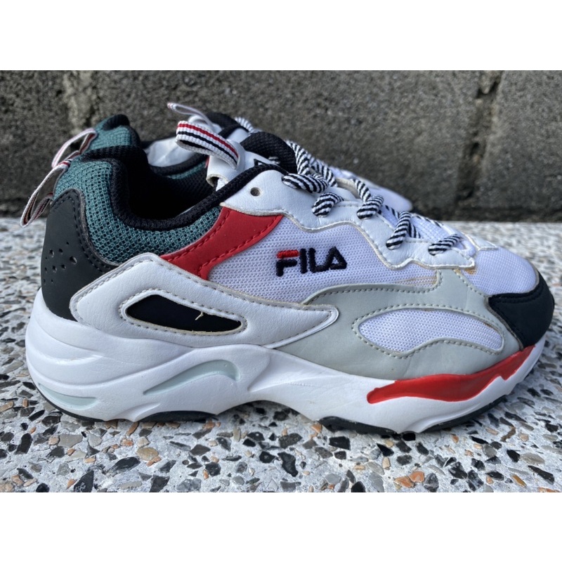 FILA Rayรองเท้าผ้าใบ มือสองแบรนด์ แท้100% 21-22cm