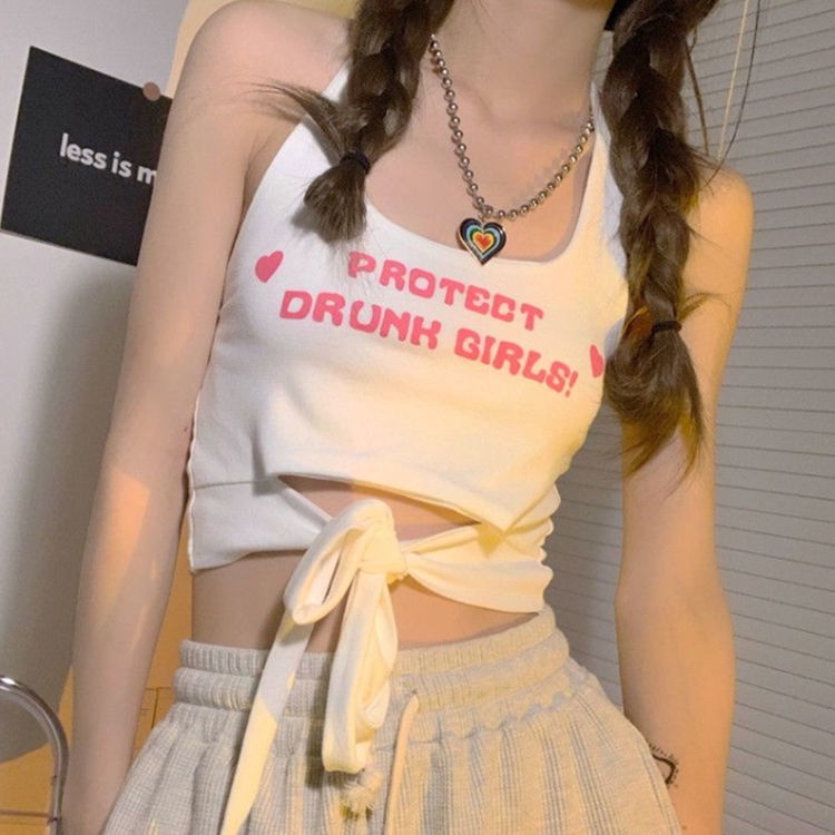 In summer, the new Korean style short t-shirt shows the navel, the girl wears a vest inside, and the girl designs ins with a spicy top hanging from her neck. #1