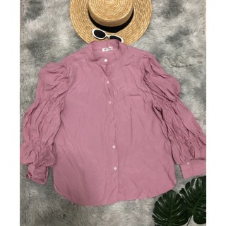 เสื้อเชิ้ตแฟชั่นสีชมพู แต่งแขนตุ๊กตา น่ารักมากพร้อมส่งที่ไทย