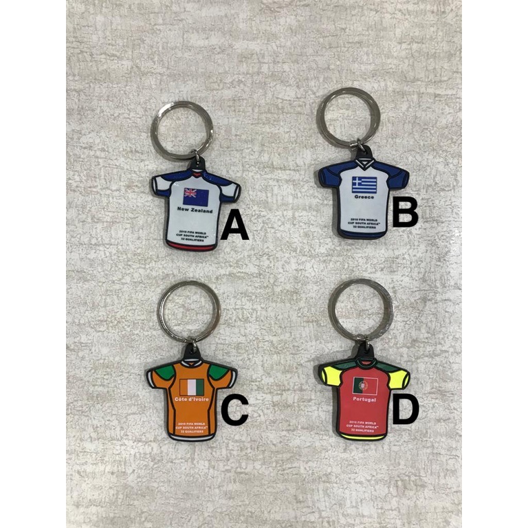 GANTUNGAN FIFA WORLD CUP 2010 ORIGINAL KEY CHAIN 4x4 ซม.ยาง MATERIAL - H