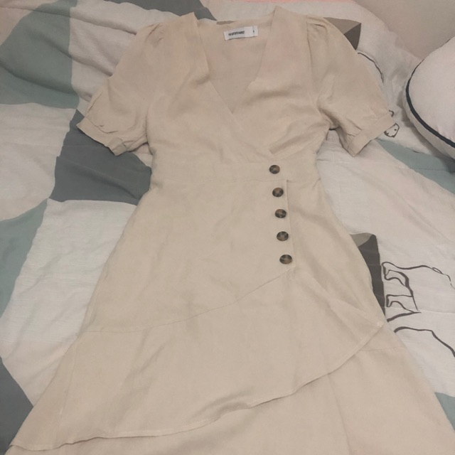 เดรสยาว แบรนด์ the editor’s market