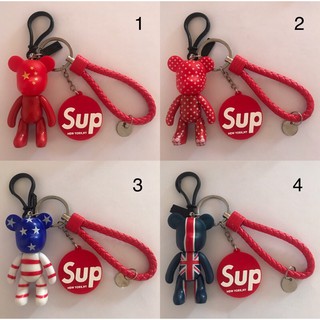 พวงกุญแจหมี + supreme พร้อมส่ง