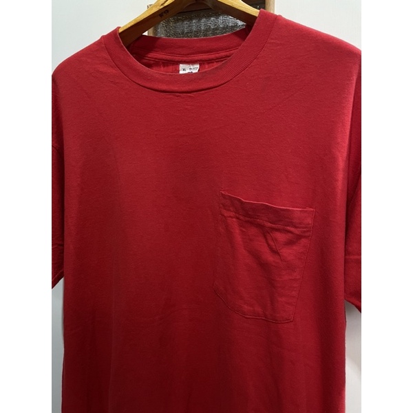 เสื้อยืดกระเป๋าริมวินเทจมือสอง VINTAGE 80s FRUIT OF THE LOOM BLANK RED POCKET TEE (MADE IN USA) Size XL มือ2