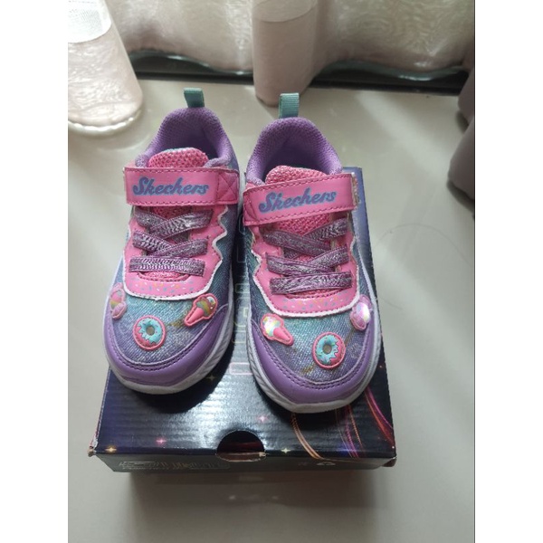 รองเท้าเด็กมือสองsketchers (มีไฟ)