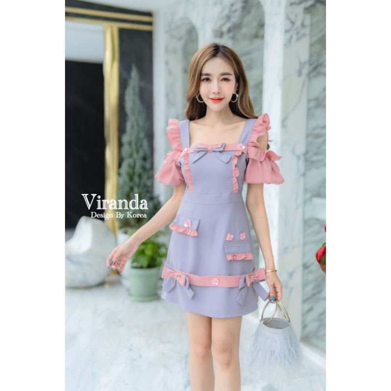 👗C016👗เดรสเปิดไหล่แขนพองป้ายVirandaผ้าซาร่า อกและชายกระโปรงติดโบว์  แต่งผ้าสลับสี แต่งระบายรอบ มีกระ