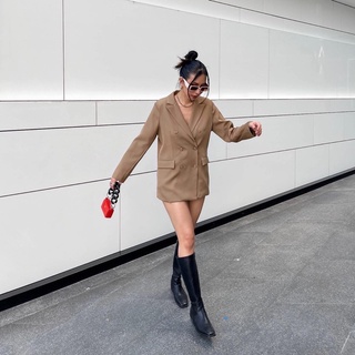 London boot รองเท้าบูทสีขาว สีดำ หนังนิ่มอุ่นมากๆ ความสูงใต้เข่า กำลังฮิตเลย
