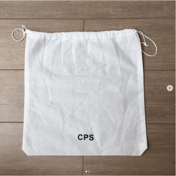 ถุงผ้า ถุง แบรนด์ CPS CHAPS ของแท้ สีขาว ใบใหญ่ ใส่กระเป๋า ใส่เสื้อ สวยหรูมาก ลายสีขาวดำ ดูดีมาก สภาพใหม่ ถุงกันฝุ่น