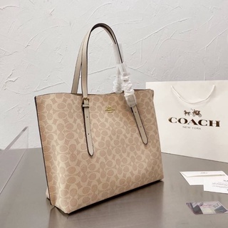 COACH SIGNATUREE TOTE BAG