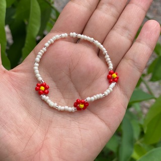 กำไลข้อมือเดซี่สีแดง