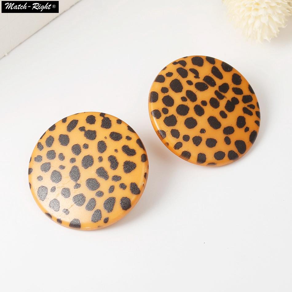 แกนต่างหูแฟชั่น ต่างหูหนังฟอกพิมพ์ลายเสือดาวย้อนยุค Statement Earrings Leopard Print Leather Round Retro Ear Studs