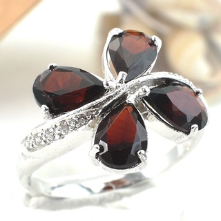 SKJewelryFactory แหวนดอกไม้ สีแดงแก่กล่ำ พลอยโกเมนแท้ สีเเดงเข้มๆ สวยจับใจ ER01549-GAN