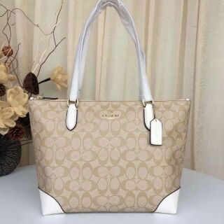 ฿2,190 Free EMS
COACH ZIP TOP TOTE IN SIGNATURE CANVAS(ล๊อตวันที่10/02/63) แท้💯outlet