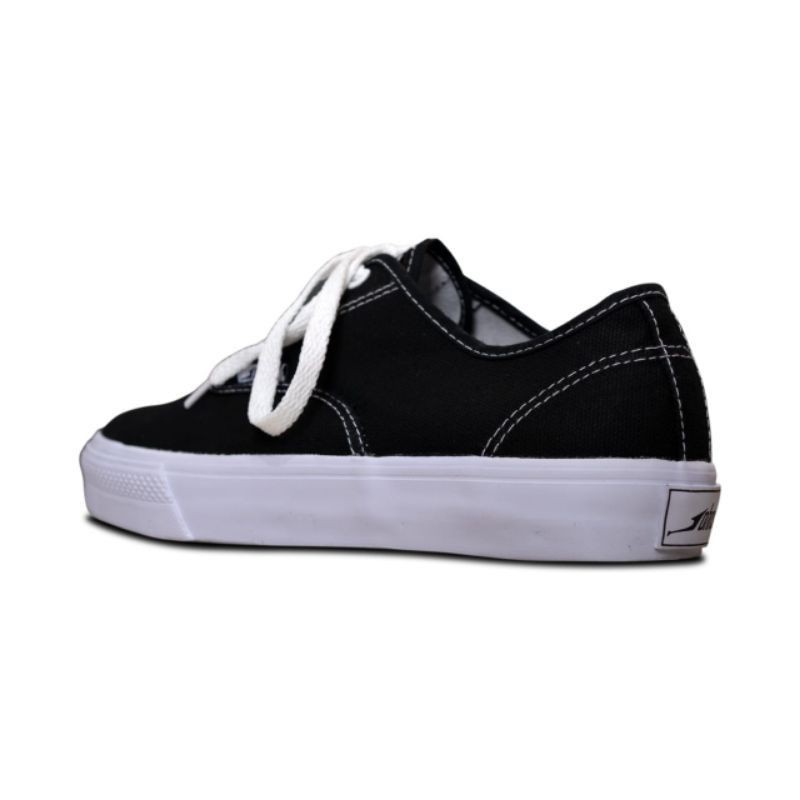 รองเท้า LOKAL Local [ORIGINAL 100%] Jhonson Astro Black White Low Cut