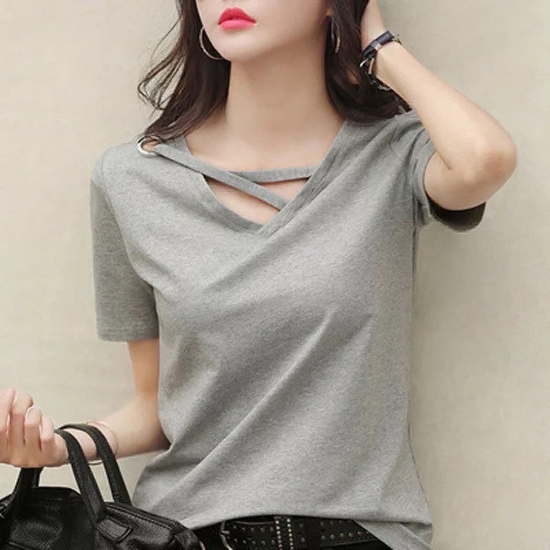 FF.shop-เสื้อยืดคอวี ผ้านุ่ม มีไขว้ที่คอแต่งเก๋ๆ สไตล์เกาหลี #E01