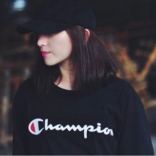 เสื้อยืดปัดลาย champion คอกลมสีดำ