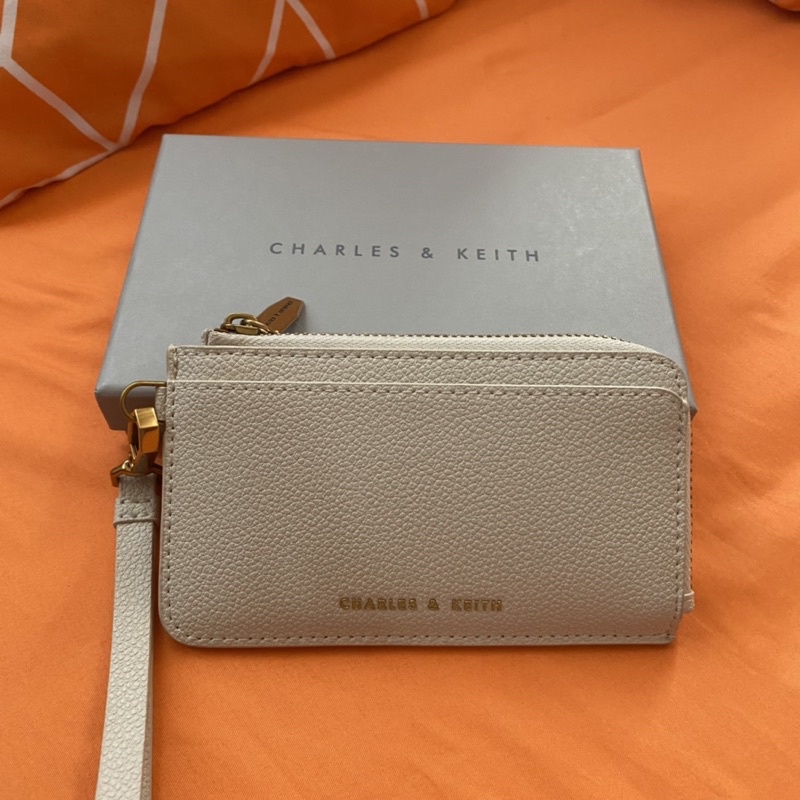 กระเป๋าสตางค์ Charles & Keith *มือสอง*