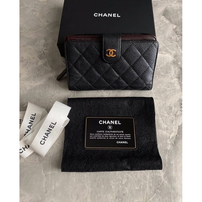 🦋Used chanel french caviar wallet (Holo18)