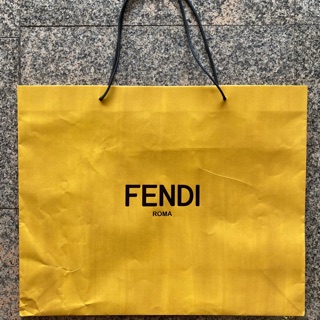 💛 ถุงกระดาษ fendi แท้ 100% ใหญ่มาก 💛