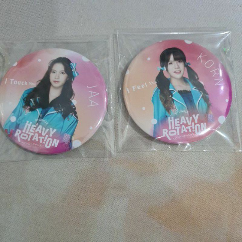 เข็มกลัด Heavy Rotation