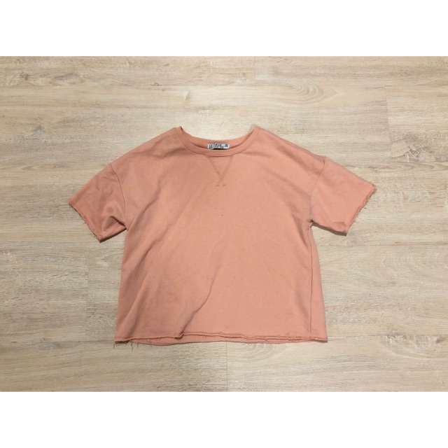 เสื้อครอปสีชมพูอมส้ม Salmon pink