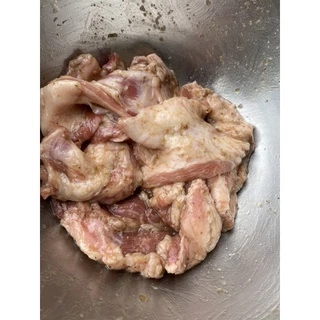 ซอสหมักคอหมูย่าง ซอสหมักสำเร็จรูป 1 ขวดหมักได้ 2 กก.สะดวกใช้ง่ายไม่ต้องปรุงเพิ่ม โดยโรงเรียนสอนทำอาหารบ้านอาจารย์ลักษณ์