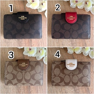 แท้💯% Coach C0082 Medium Corner Zip Wallet ส่งฟรีค่ะ