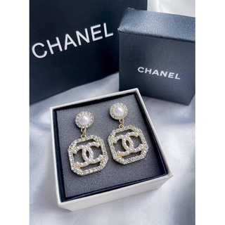 ต่างหู CHANEL ไข่มุก เพชรล้อมสี่เหลี่ยม