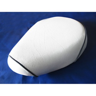 HONDA C50 C65 C70 C90 "WHITE" FRONT SINGLE SEAT  // เบาะมอเตอร์ไซค์ สีขาว เส้นขอบสีเทา สกรีนตัวหนังสือแดง