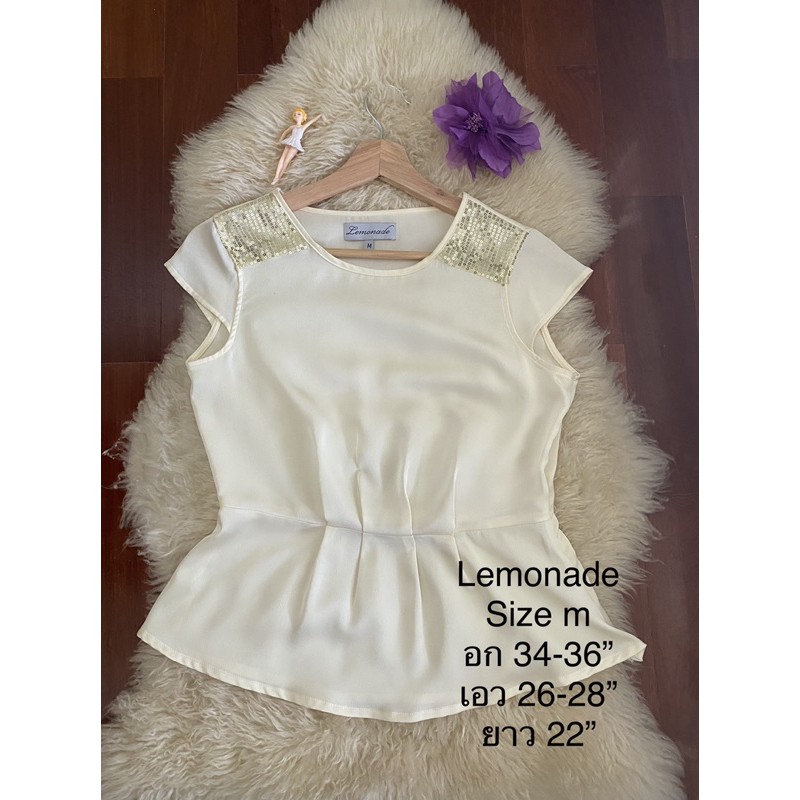 เสื้อ Lemonade size m used like new สภาพสวยส่งต่อ