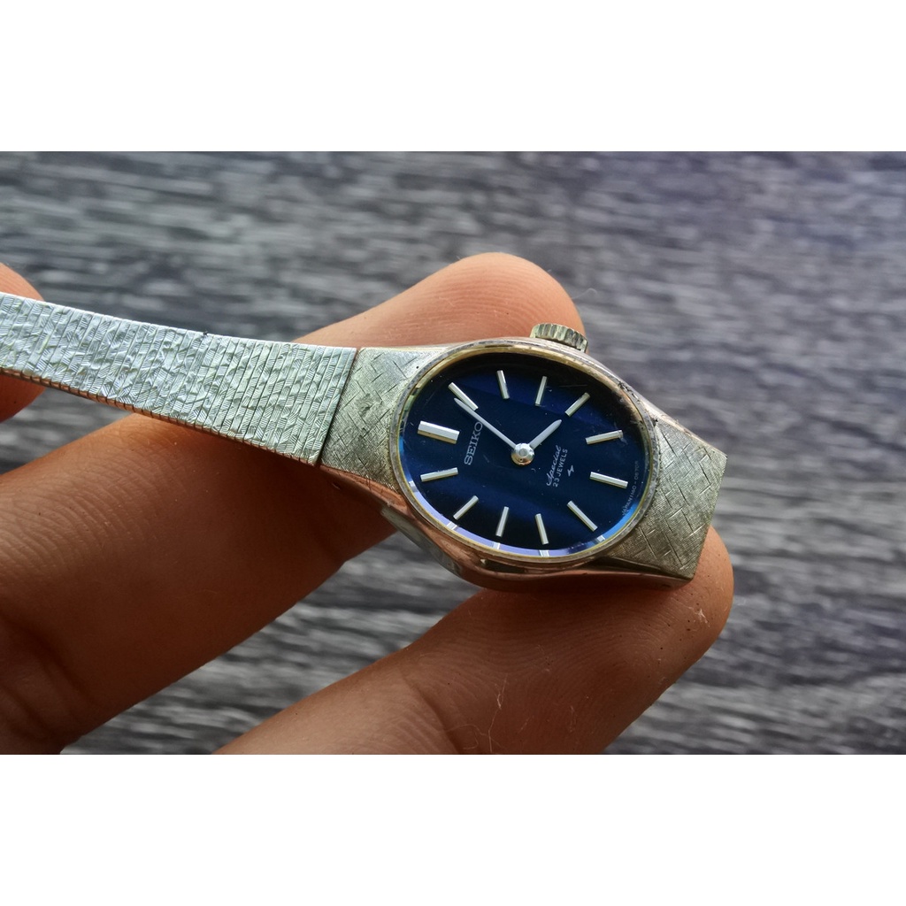 นาฬิกา Vintage มือสองญี่ปุ่น SEIKO SPECIAL ไขลาน ผู้หญิงสีเงิน ชุบทอง ของแท้ 100% สแตนเลสแท้ ใช้งานได้ปกติ สภาพดี 20mm