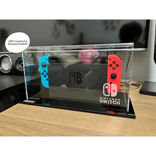 กล่องอครีลิคใสครอบเครื่อง NintendoSwitch รูหลัง แบบมีฐานสีดำ