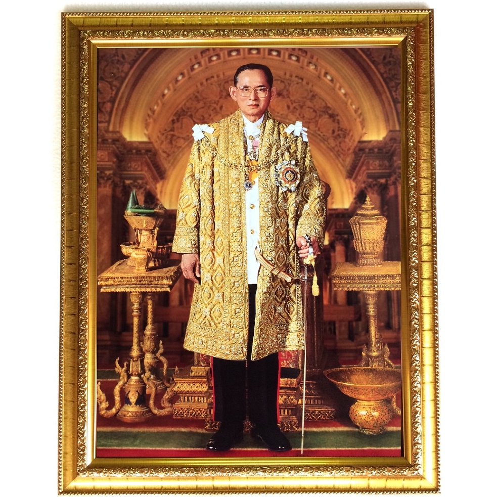 กรอบรูปกระจกพร้อมรูปรัชกาลที่ 9 บูชา  ขนาด 18*23นิ้ว  งานขึ้นบ้านใหม่. งานเกษียณ   หน้าที่การงาน มั่ง มี ศรี สุข