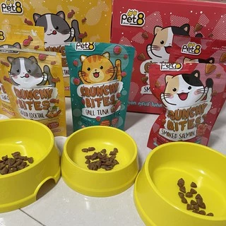 Pet8 ขนมแมว กรุ๊บกรอบ ครันชี่ ไบทส์ 50g สุดคุ้ม สูตรลดเค็ม เสริมOmega 3&6 และ zinc ช่วยบำรุงขน
