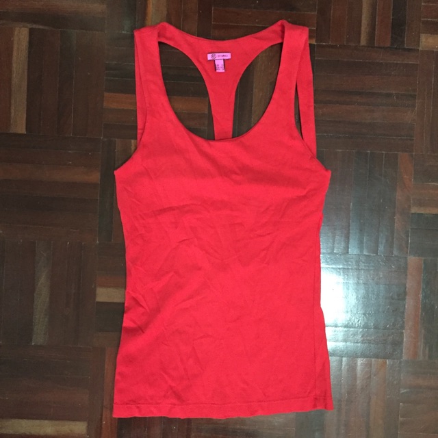 แขนกุดMNGสีแดงมือสอง