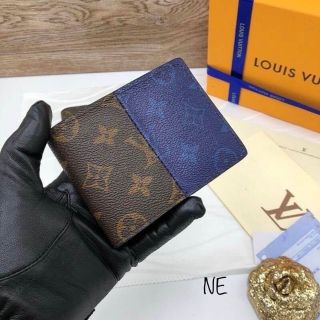 กระเป๋าสตางค์ Louis