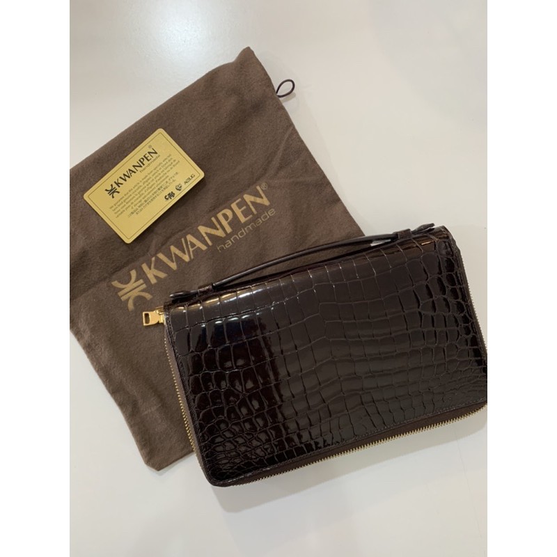 kwanpen clutch crocodile skin
