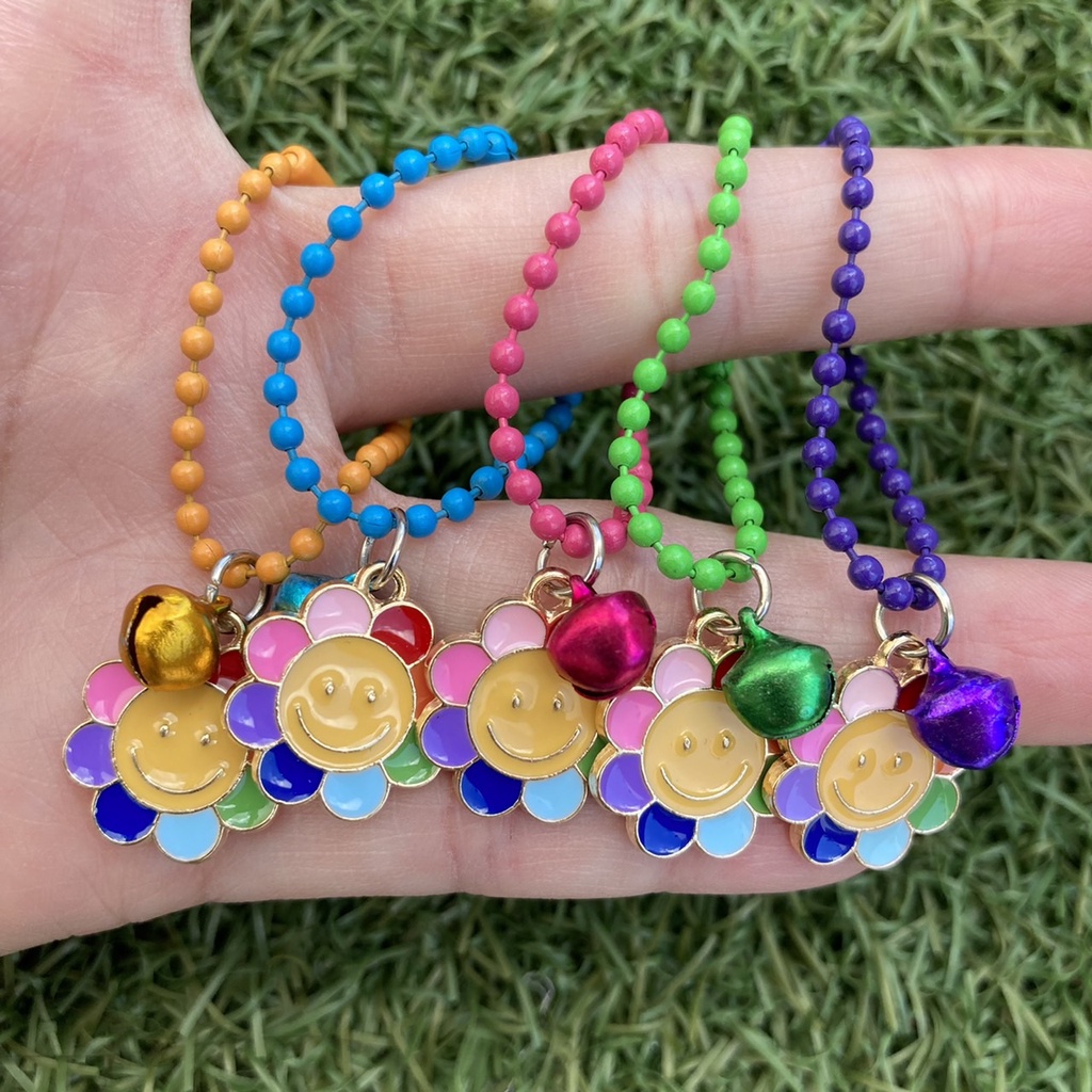 พวงกุญแจโซ่ไข่ปลา+จี้ดอกเดซี่ แถมกระดิ่ง สีน่ารักๆ ขนาดเล็ก พวงกุญแจจี้โลหะ งานตกแต่งDIY งานHandmade