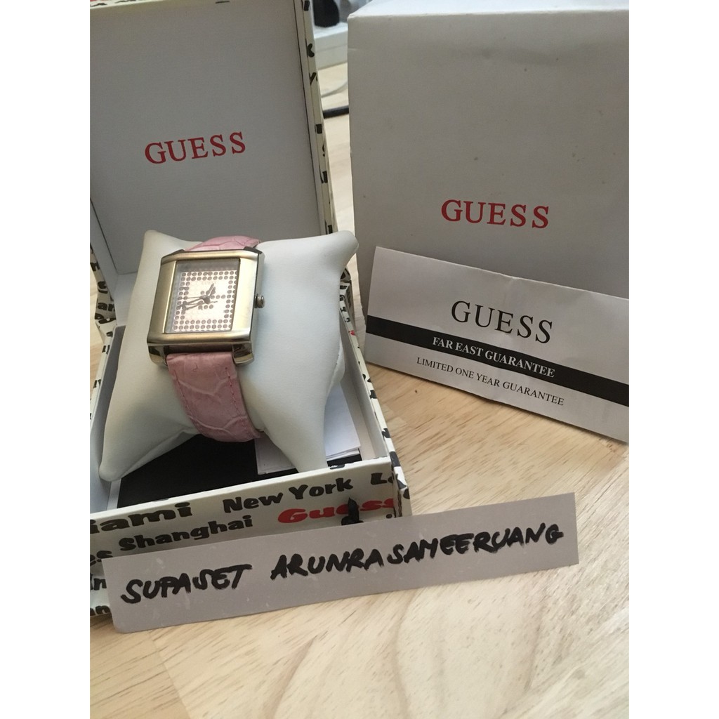 นาฬิกาข้อมือ Guess สีชมพู