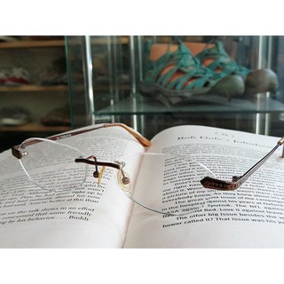 Liz Claibonre rimless frame กรอบแว่นของแท้มือสอง สภาพสวยครับ เลนส์ติดค่าสายตา