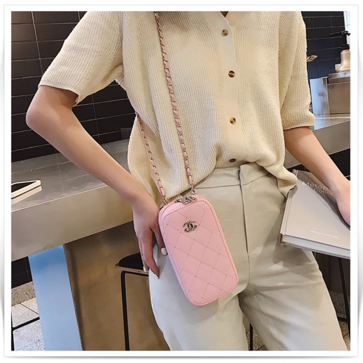 กระเป๋าสะพายข้างหนัง PU กระเป๋าแฟชั่นรุ่นใหม่ ใส่โทรศัพท์ ใส่ของได้ ขนาดกระทัดรัด ดูหรู รุ่นใหม่