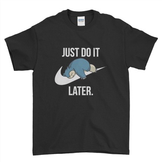 Gildan เสื้อยืด ผ้าฝ้ายแท้ ลายการ์ตูน Just Do It Later Quote Lazy Slogan ของขวัญแต่งงาน แนวสตรีท ไซซ์ Xs-6XL