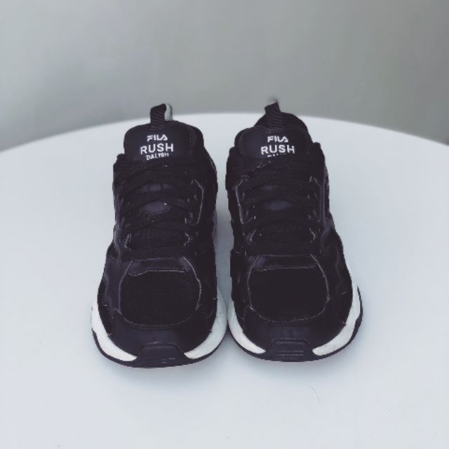 รองเท้า fira rush