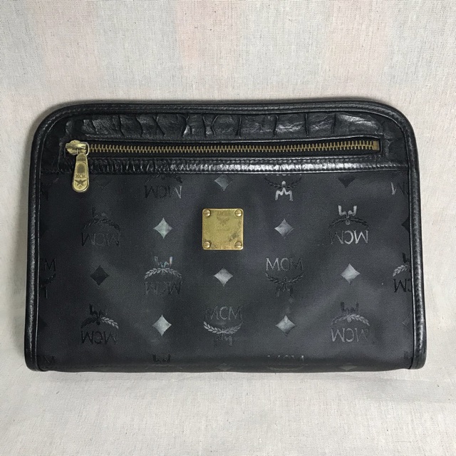 กระเป๋าคลัช MCM สีดำ ของแท้ จากญี่ปุ่น